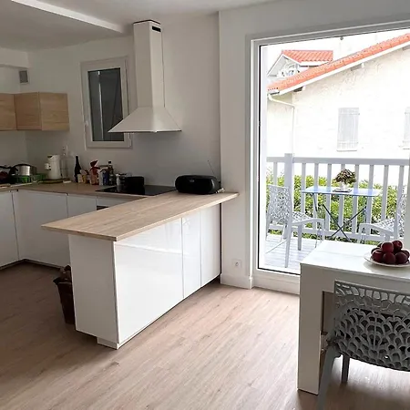 T2 Renove Avec Balcon, Parking Prive, A 2 Pas Des Plages De Pour 4 Personnes - Fr-1-239-1071 Apartamento *
